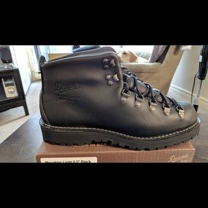 New in box. Men’s size 10